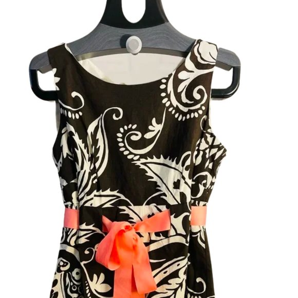 R&K Dresses & Skirts - R & K dress paisley bow sleeveless knee length size 10P